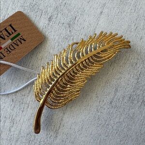 MIA FIORE Italy 18kt Gold Plated Bronze Dyadema Leaf Pin Brooch Gold